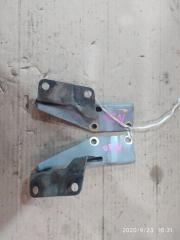 Запчасть петля капота Nissan Rnessa 2001