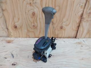 Рычаг переключения кпп Toyota Platz 2001