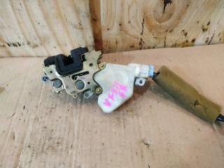 Замок дверной передний правый Nissan AD 2002