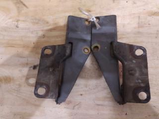 Запчасть петля капота Nissan Rnessa 1998