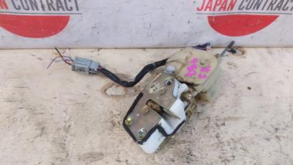Запчасть замок дверной передний правый Honda Integra 2000