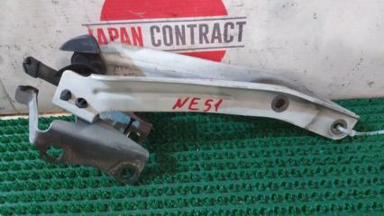 Запчасть петля капота Nissan Elgrand 2009