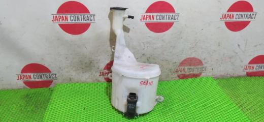 Бачок омывателя Toyota Vitz 2001