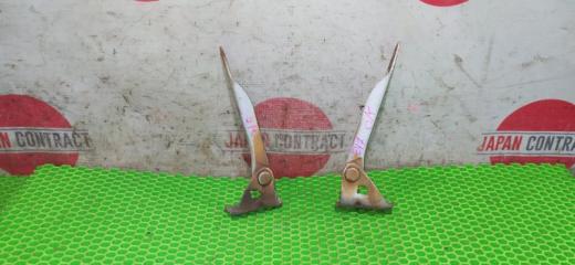 Петля капота Honda Partner 2002