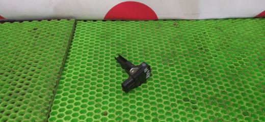 Датчик расхода воздуха Toyota Camry 2011