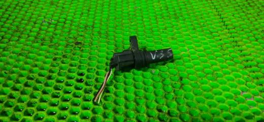 Запчасть датчик положения коленвала Nissan Skyline 2004 V35 VQ25DD Б/У Датчик положения коленвала Nissan Skyline 2004 V35 VQ25DD Б/У
