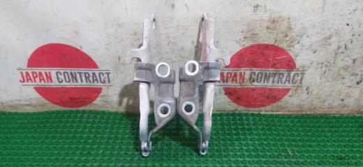 Петля капота Toyota Land Cruiser 2002