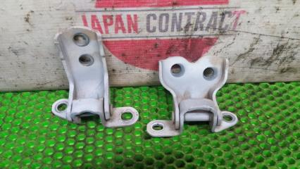 Петля двери передняя правая Toyota IST 2004