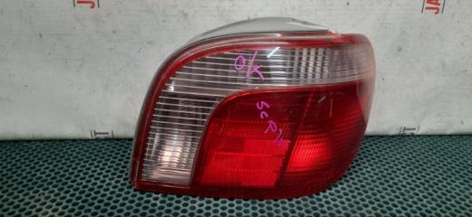 Фонарь стоп-сигнала правый Toyota Vitz 2001