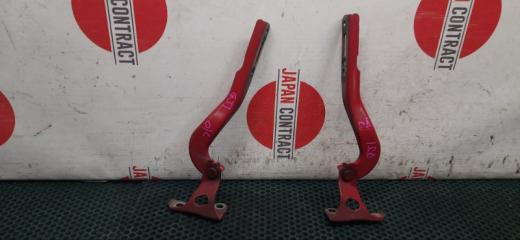 Фото запчасти петля капота Honda Airwave 2006 Б/У запчасть Запчасть петля капота Honda Airwave 2006