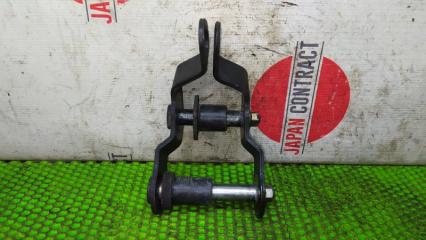 Cтремянка рессоры Nissan NV200 2012