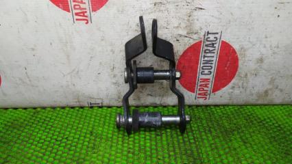 Cтремянка рессоры Nissan NV200 2012