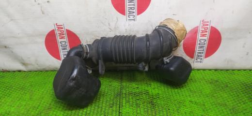 Запчасть патрубок воздушн.фильтра Toyota Vellfire 2009