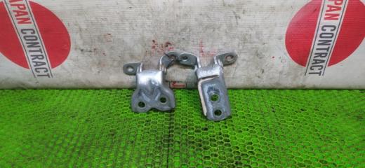 Петля двери передняя правая Toyota IST 2004