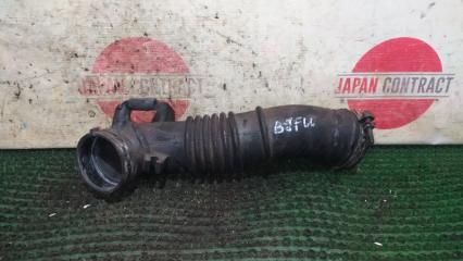 Патрубок воздушн.фильтра Mazda Familia S-wagon 2001