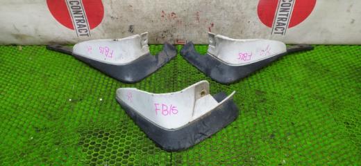 Брызговик Nissan Sunny 2000