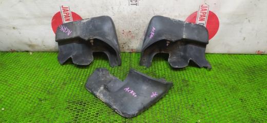 Брызговик Toyota Estima 2000