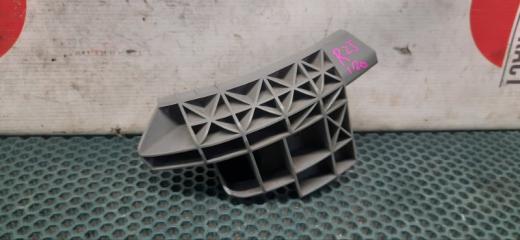 Клипса бампера задняя правая Toyota Land Cruiser Prado 2004 Б/У Клипса бампера задняя правая Toyota Land Cruiser Prado 2004