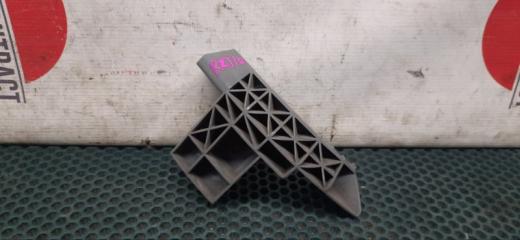 Клипса бампера задняя левая Toyota Land Cruiser Prado 2004 Б/У Клипса бампера задняя левая Toyota Land Cruiser Prado 2004