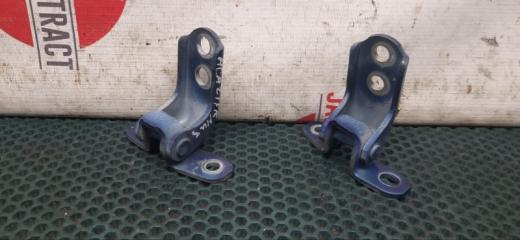 Петля двери передняя правая Toyota RAV4 2001 Б/У Петля двери передняя правая Toyota RAV4 2001