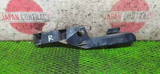 Клипса бампера правая Toyota Ipsum 2004 Б/У Клипса бампера правая Toyota Ipsum 2004