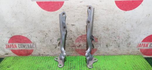 Петля капота Toyota OPA 2004