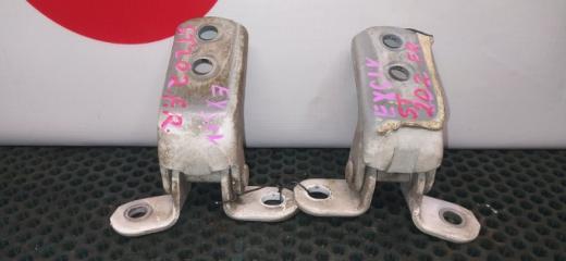 Запчасть петля двери передняя правая Toyota Corona Exiv 1994