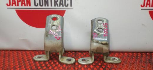 Запчасть петля двери передняя левая Toyota Corona Exiv 1994