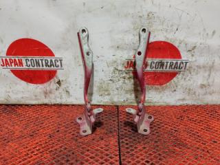 Петля капота Toyota Corolla Fielder 2007