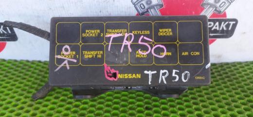 Запчасть блок реле и предохранителей Nissan Terrano 2002