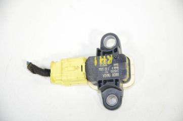 Фото запчасти датчик удара передний правый INFINITI QX60 2017 контрактная запчасть Запчасть датчик удара передний правый INFINITI QX60 2017