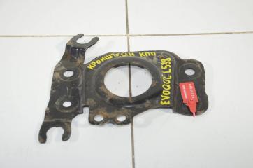 Запчасть кронштейн кпп Land Rover RANGE ROVER EVOQUE 2011- 2018