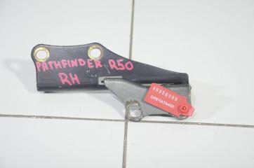 Запчасть петля капота правая Nissan Pathfinder 2001