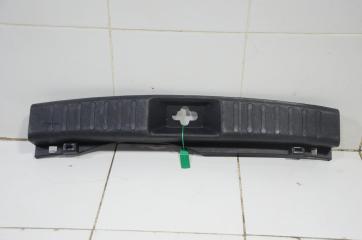 Запчасть накладка замка багажника NISSAN JUKE 2011