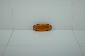 Фото запчасти повторитель поворота в крыло Mazda Tribute 2003 Б/У запчасть Запчасть повторитель поворота в крыло Mazda Tribute 2003