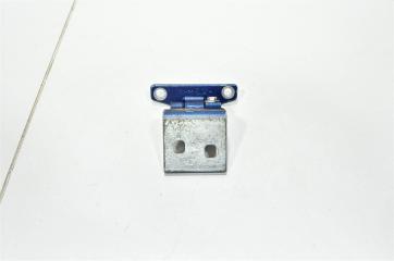 Фото запчасти петля двери задняя левая HUMMER H3 2005+ Б/У запчасть Запчасть петля двери задняя левая HUMMER H3 2005+