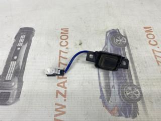 Кнопка открывания багажника задняя TOYOTA CAMRY