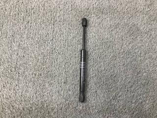 Амортизатор капота правый BMW 7