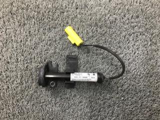 Пиропатрон петли капота правый BMW 7 Б/У Пиропатрон петли капота правый BMW 7