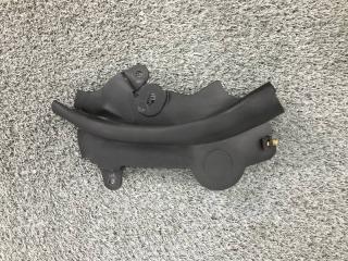 Уплотнитель моторного отсека правый BMW 7