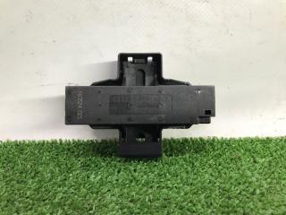 Запчасть антена ключа передняя левая AUDI Q7