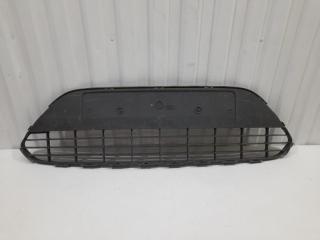 Решетка в бампер центральная Ford Focus 2 2008 - 2011