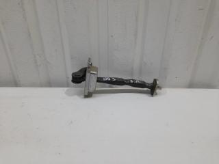 Фото запчасти ограничитель задней левой двери Nissan Qashqai 2020 Б/У запчасть Запчасть ограничитель задней левой двери Nissan Qashqai 2020