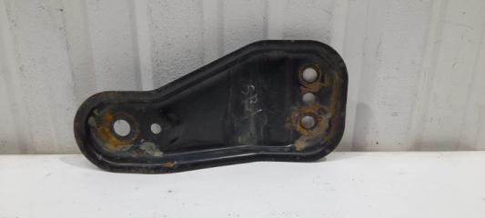 Фото запчасти кронштейн переднего рычага правый Skoda Rapid 2017 Б/У запчасть Запчасть кронштейн переднего рычага правый Skoda Rapid 2017