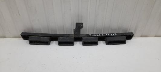 Направляющая заднего бампера центральная Ford Focus 2 2004 - 2011