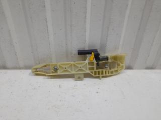 Запчасть кронштейн ручки двери правый Hyundai Solaris 2012