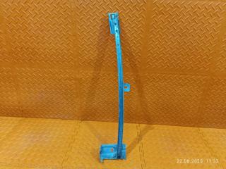 Запчасть направляющая стекла двери передняя левая Mitsubishi Outlander 2014