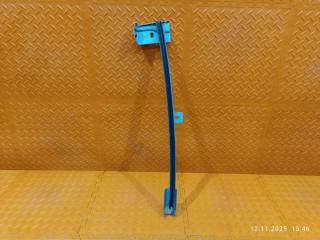 Запчасть направляющая стекла двери передняя правая Mitsubishi Outlander 2014