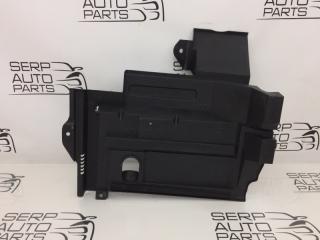 Дефлектор радиатора правый Nissan Note 2006