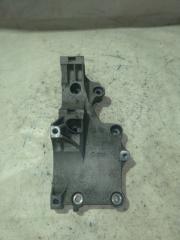 Фото запчасти кронштейн генератора Skoda Octavia контрактная запчасть Запчасть кронштейн генератора Skoda Octavia